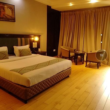 Hotel The Patricians Bilaspur  Luaran gambar