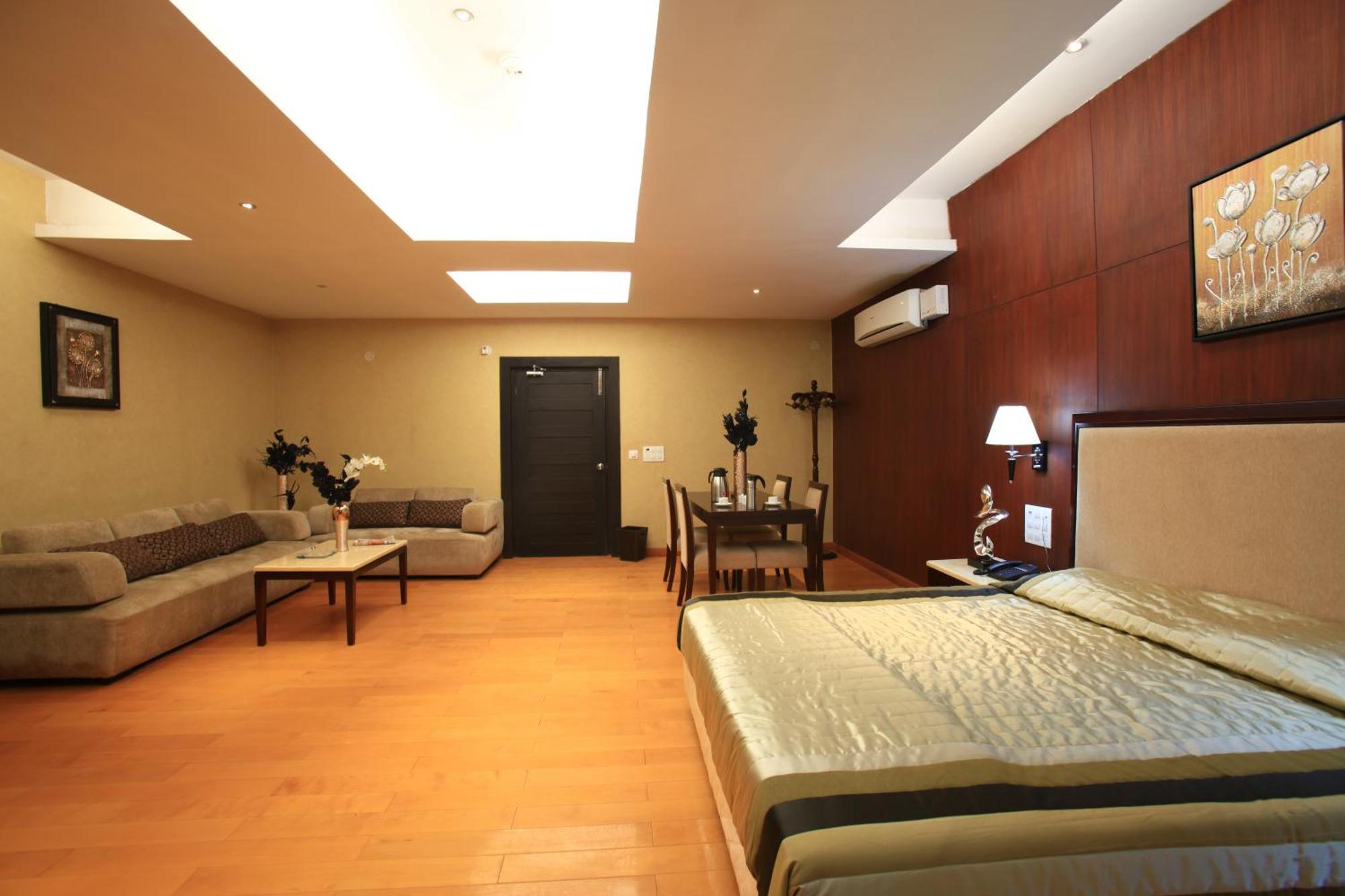 Hotel The Patricians Bilaspur  Luaran gambar